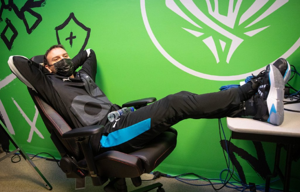 HKA碾压DK，Perkz打出惊人五杀宿敌对决淘汰赛，让粉丝疯狂欢呼