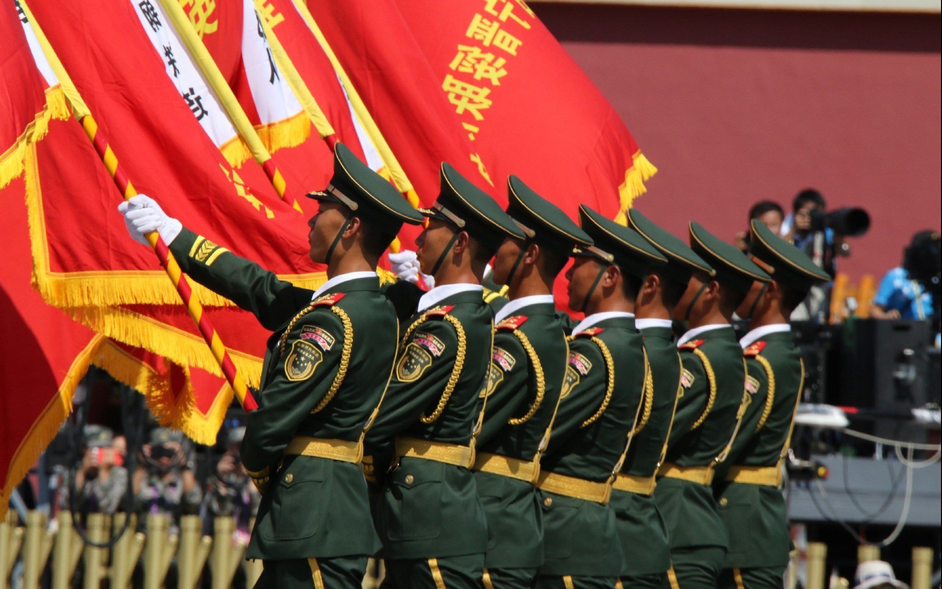 中场铁闸的破壁时刻,当无名之辈凯塞多一脚踢碎韩国足球的傲慢