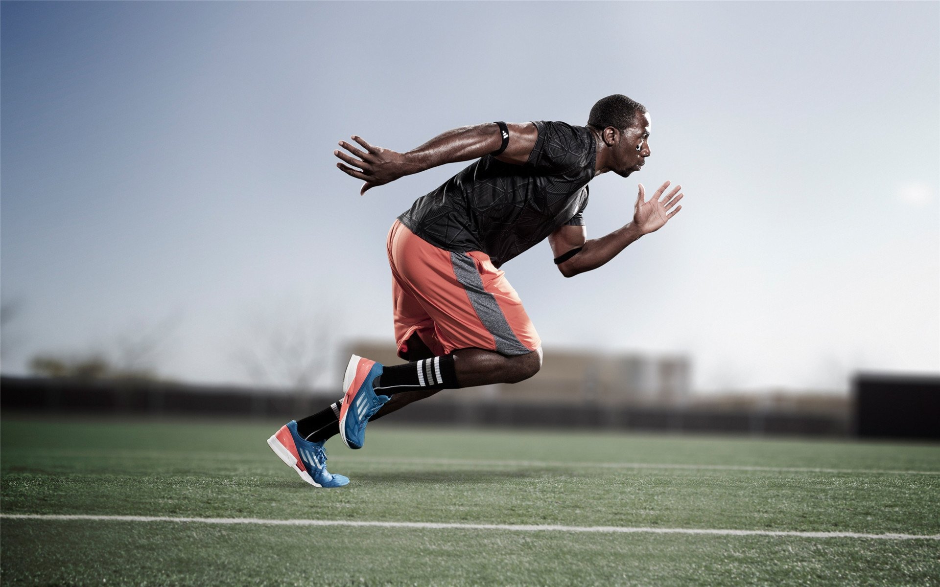 跨界狂想曲，当老鹰斩落骑士，哈登在F1赛道接管比赛—体育世界的魔幻与现实