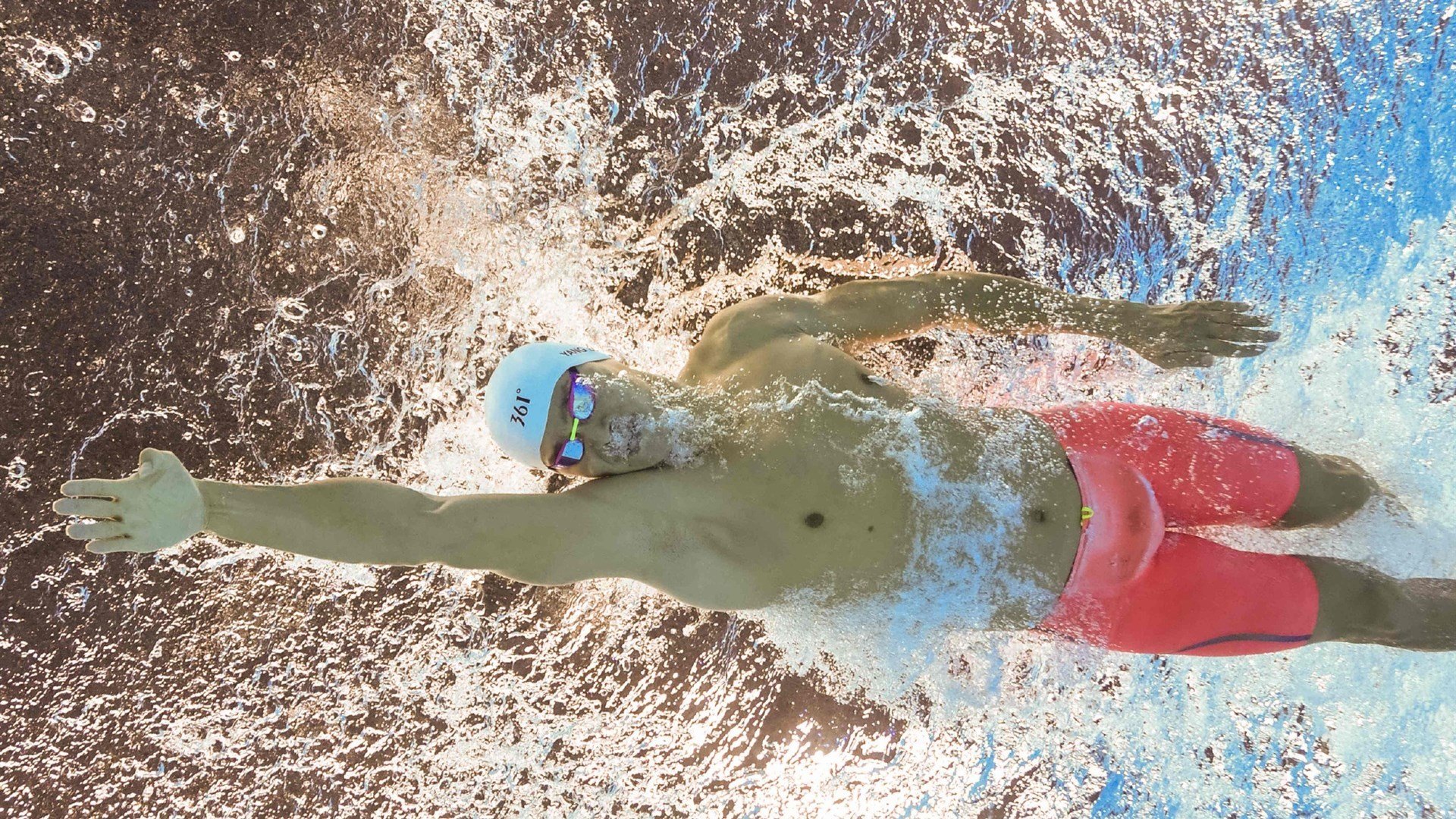 双城记，雄鹿展翅击退老鹰，乔治德甲封神战—跨联赛的王者对决启示录